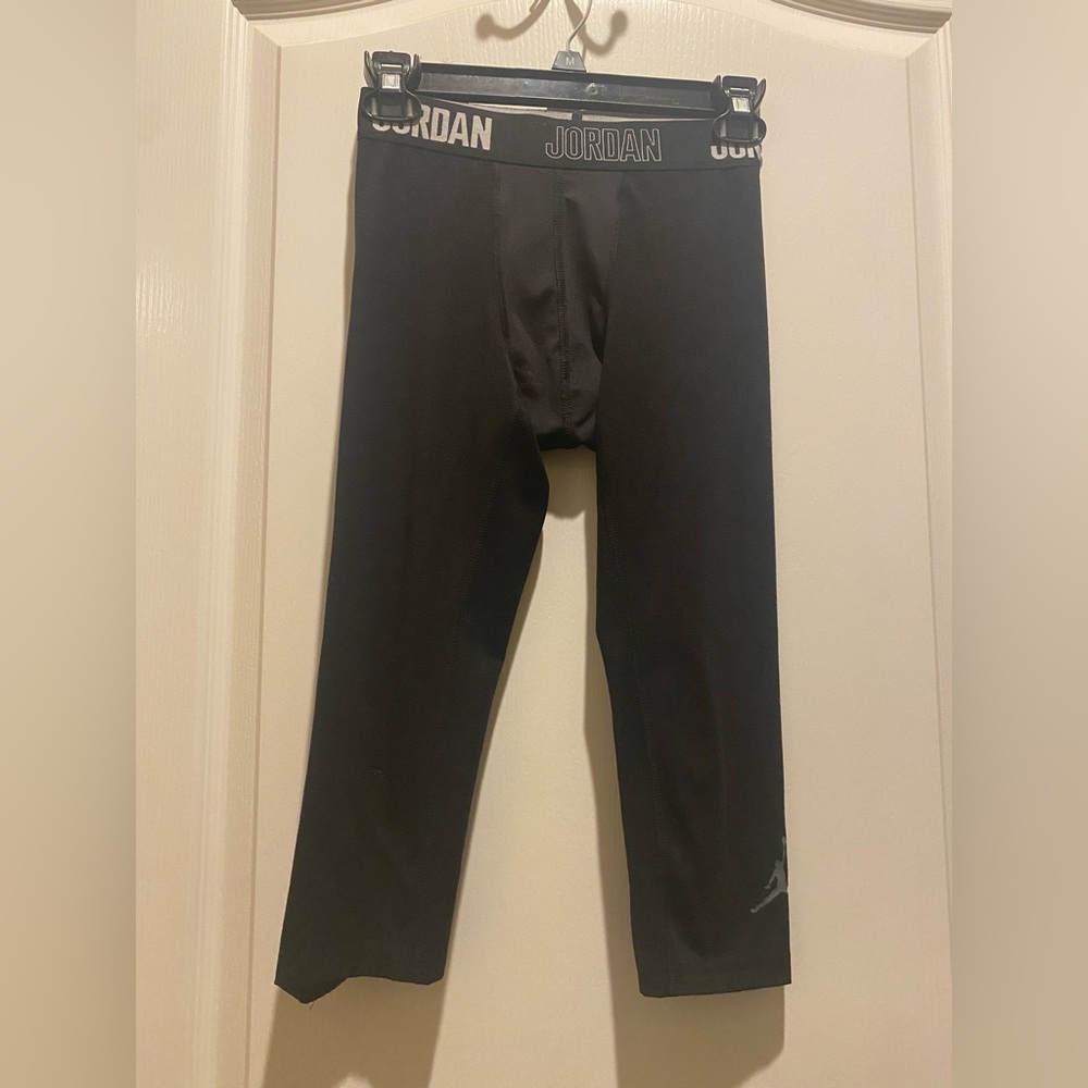 Boys Jordan calf length tights